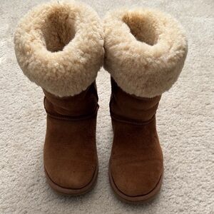 UGG Chestnut Suede Shearling Cuff Booties - Size 5